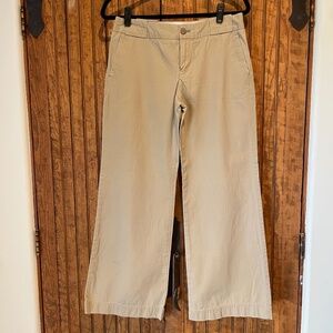 GAP Wide leg low rise khaki pants - Ankle Length Size 4